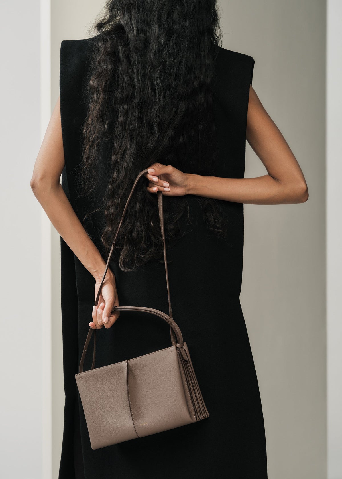 PLNE - Boky - Textured Taupe