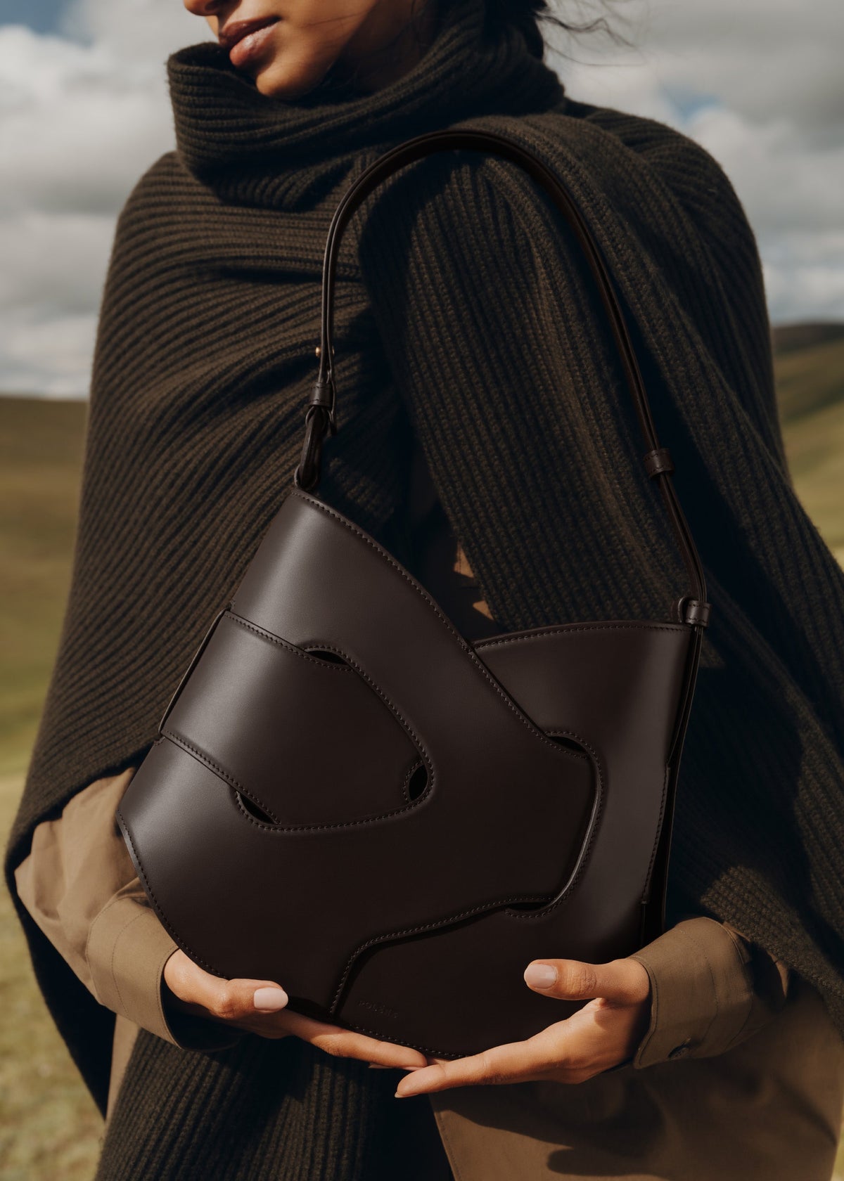 PLNE - Nodde Hobo - Smooth Ebony-1
